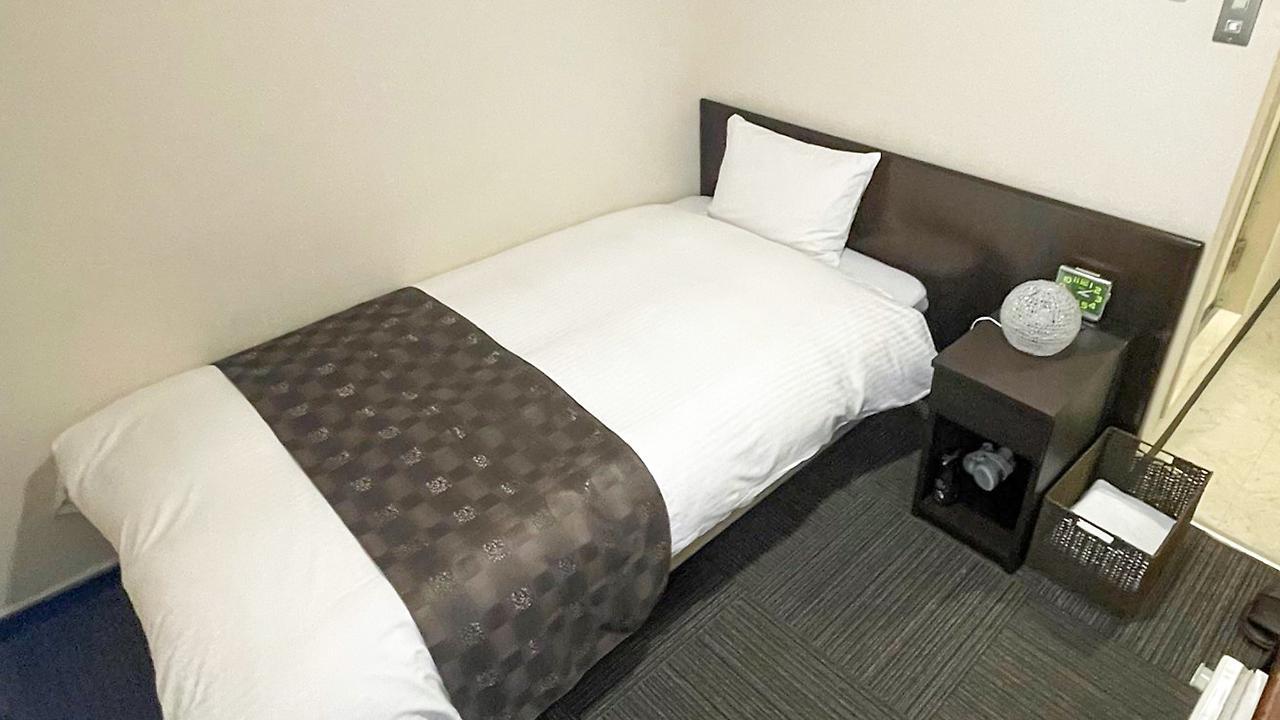Takatsuki W&M Hotel Экстерьер фото