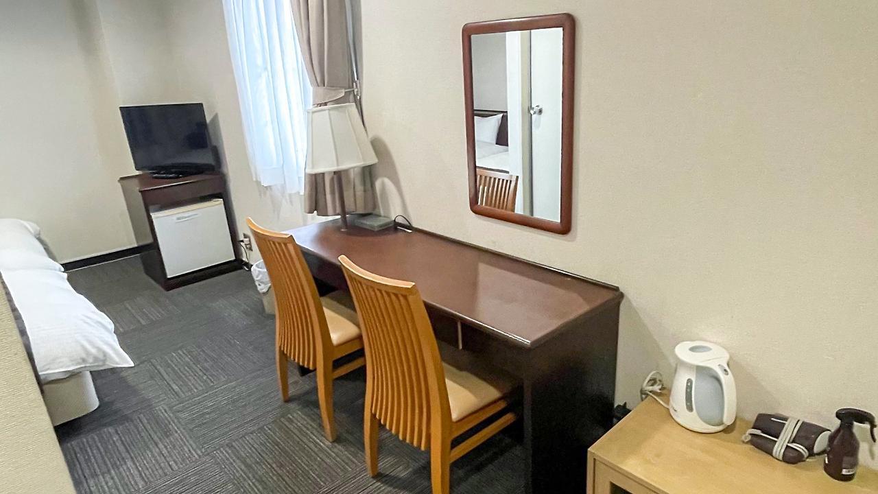 Takatsuki W&M Hotel Экстерьер фото